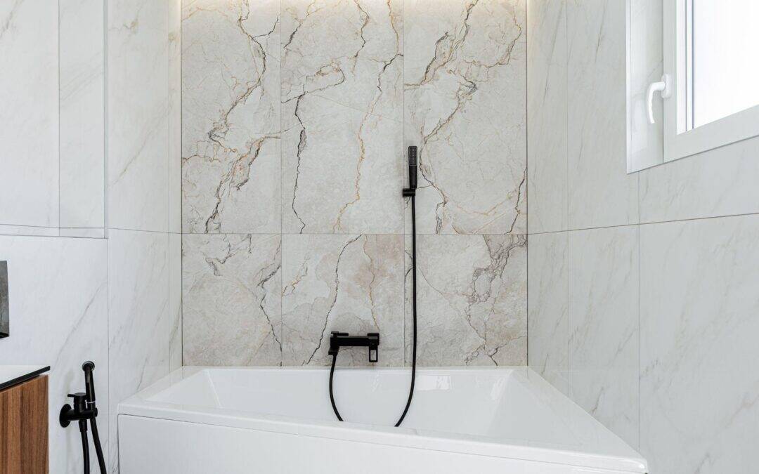 Bathtub-Shower Combination Ideas for Modern Homes